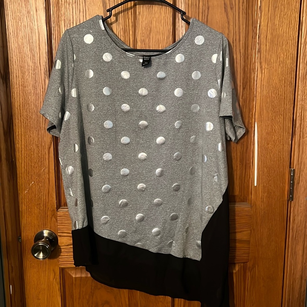 Silver polkadot Tshirt